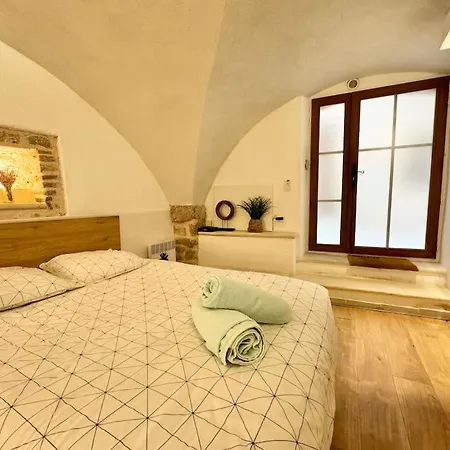 Appartement Vieil Rue Du Bateau Antibes