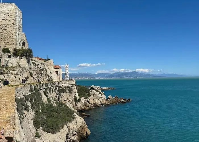 Vieil Rue Du Bateau أنتيب